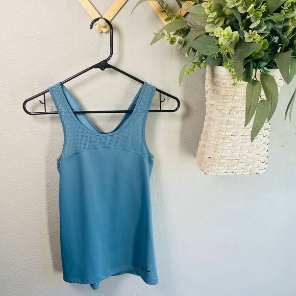 Nike Pro Womens XS Blue Hypercool Training Racerback Yoga Gym Tank 832056-055 - Picture 2 of 9